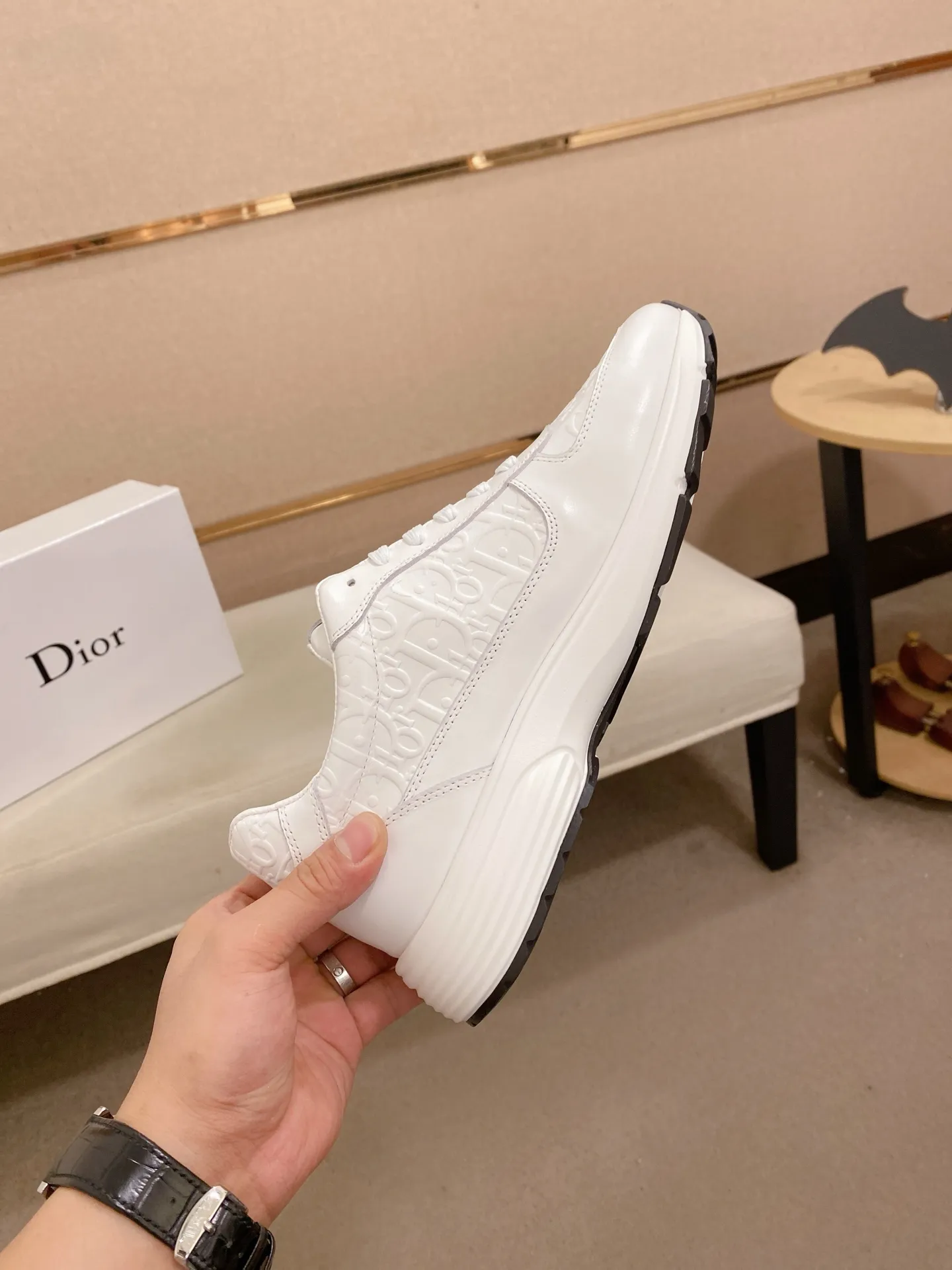 Men's shoes💰: 462💰 [Dior·Dior] New casual sports style men's shoes, new spring and summer design, perfect workmanship, lace-up style to create wardrobe quality, upper: imported first-layer cowhide, sheepskin lining is soft and comfortable, ultra-light TPU wear-resistant outsole, simple, versatile fashion men's shoes, excellent color code number 38--44. Can be customized 45 non-returnable